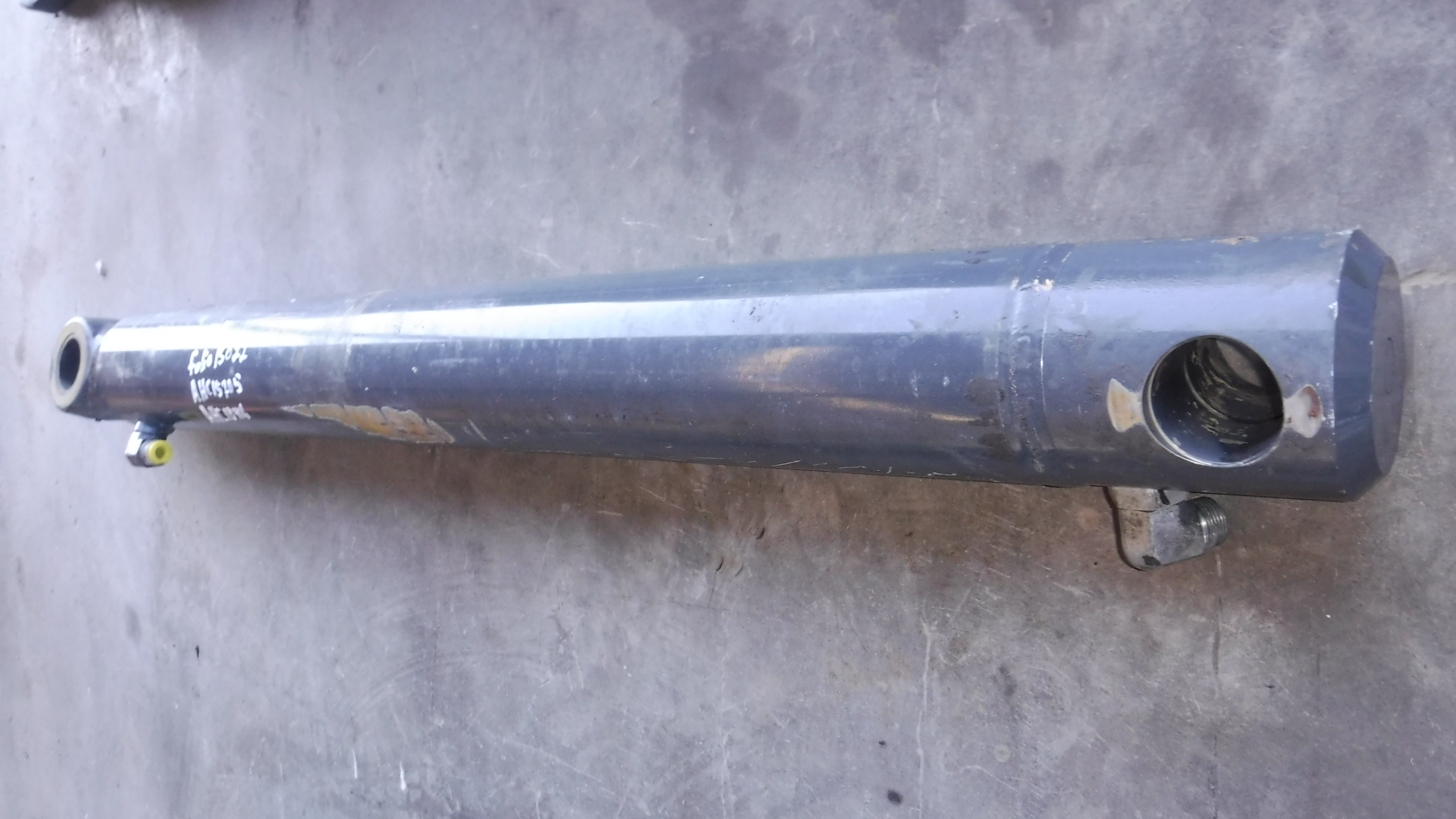 PISTON DE MOVIMIENTO DE PALA